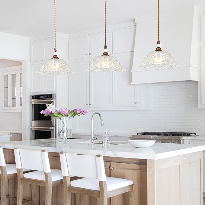 1 Piece Vintage Chandelier Light Fixtures with Crystal Glass Shade, Antique Red Bronze Finish Pendant Light for Kitchen Island, Hanging Light Fixture for Dining Room, Hallway, Living Room, Bedroom