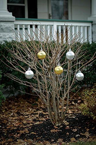 Xodus Innovation WP550-3 Outdoor LED Ornament, Battery Powered 5 Inch Pulsing Globe Lights with Dusk Sensor (Pack of 3) (Gold)