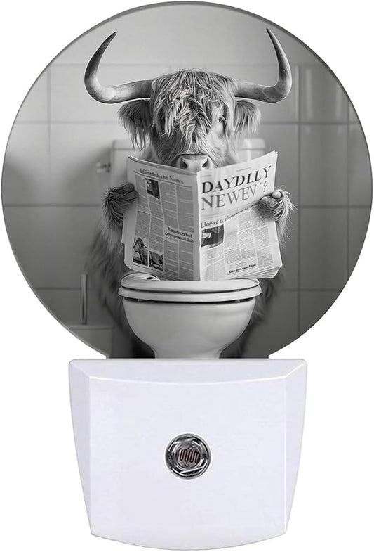 Highland Cow Night Light LED Lamp Round Plug into Wall Nightlight with Dusk to Dawn Sensor Home Hallway Stairway Bathroom Decor