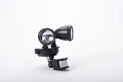 Maxsa 44215 Solar Motion Activated Dual Head Light in Black 8.50x8.00x7.50