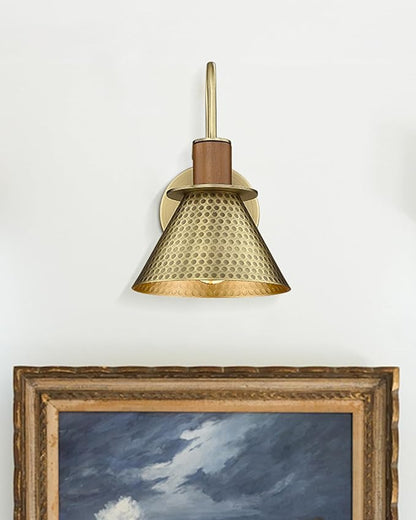 Antique Brass Wall Sconce, HWH Hammered Barn Wall Light Fixtures, 1-Light Single Sconce Vanity Light, Farmhouse Wall Lamp for Bedroom Bedside Kitchen Hallway, Hammered Metal Shade, 5HZG74B-L BG