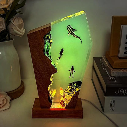 Whale Shark Ocean Resin Lamp, Handmade Resin Night Light with USB Port, Multi-Color LED Light, Ideal Home Bedroom Decor, Whale Shark Gifts for Birthday Holiday, Unique Scuba Diving Gifts (6"x4")