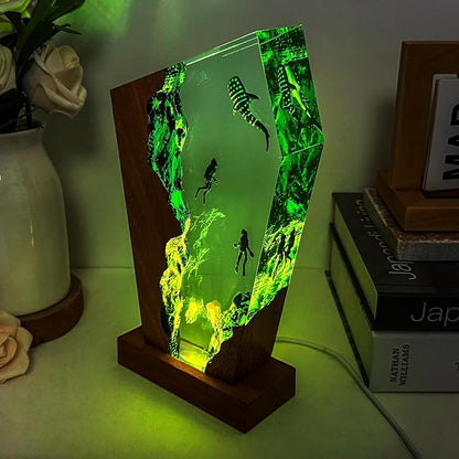 Whale Shark Ocean Resin Lamp, Handmade Resin Night Light with USB Port, Multi-Color LED Light, Ideal Home Bedroom Decor, Whale Shark Gifts for Birthday Holiday, Unique Scuba Diving Gifts (8"x5")