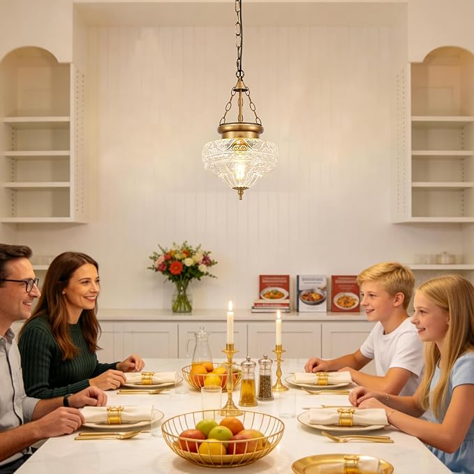 Vintage Pendant Light, Brushed Antique Brass Pendant Lights Kitchen Island with Unique Thickened Glass, Penant Lighting Fixtures with Adjustable Chain, Hanging Light Fixtures for Dining Room, Entryway