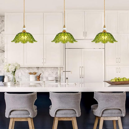 1 Piece Vintage Chandelier Light Fixtures with Green Glass Shade, Matte Antique Brass Finish Pendant Light Kitchen Island, Adjustable Hanging Light for Dining Room, Hallway, Living Room, Bedroom
