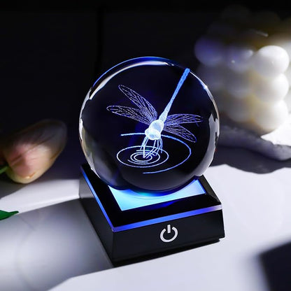 Arikyrist 3D Dragonfly Crystal Ball Figurine with LED Base, Dragonfly Gifts for Men Women on Christmas Birthday, Glass Statue Glass Animals Insect Sphere Decorative Ball for Home Decor (80mm)