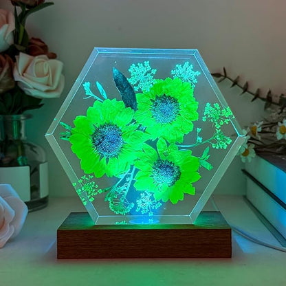 Sunflower Resin Lamp, Handmade Resin Night Light with USB Port, Multi-Color LED Light, Unique Sunflower Gifts for Women & Men, Ideal Home Bedroom Decor, Birthday Sunshine Gifts for Him & Her (6"x6")