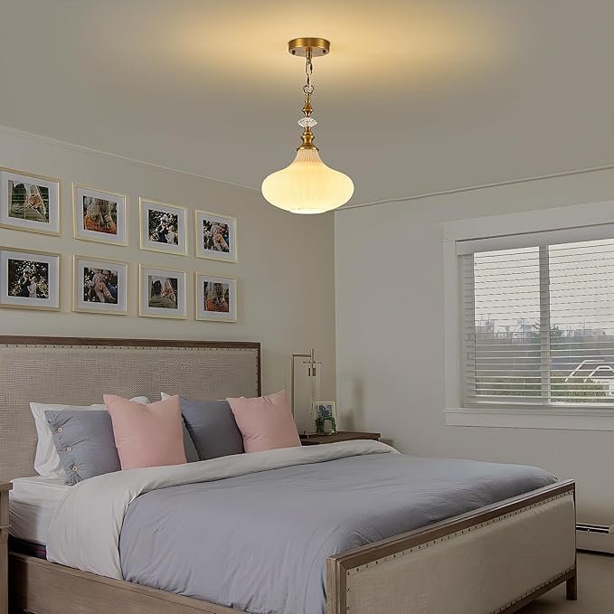3-Light Chandelier,Vintage Gold Farmhouse Pendant Light Fixture for Kitchen,Adjustable Hanging Lighting with Beige Glass Shade for Hallway Bedroom Entryway Dining Room Island