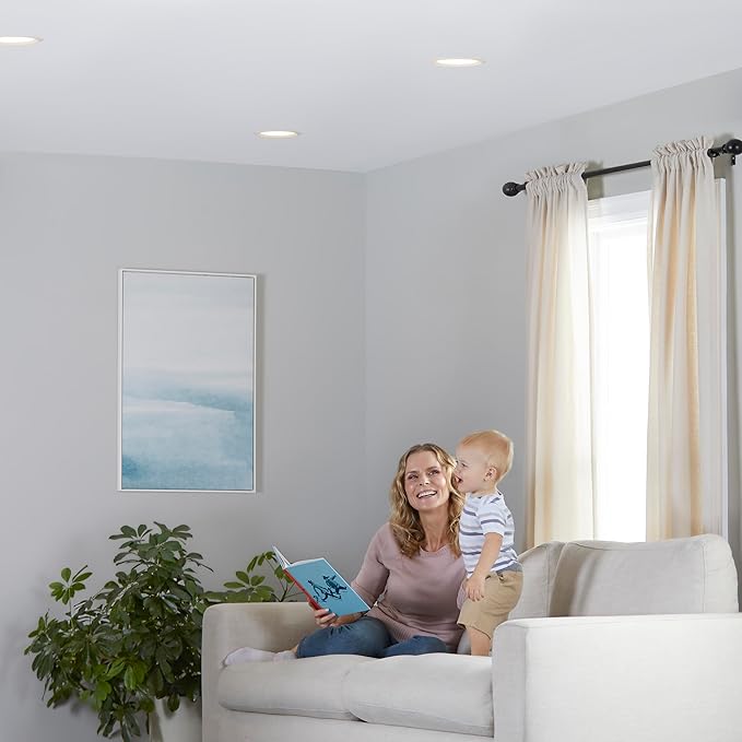 Amazon Basics Smart BR30 LED Light Bulb, Dimmable Soft White (2700K), 9W (60W Equivalent), 800LM, Works with Alexa Only, 2.4 GHz Wi-Fi, No Hub Required, 1 Pack