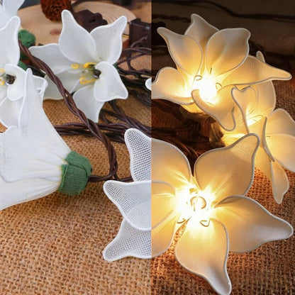 Flower String Lights Plug in with 10 LED Bulbs, Decorative Spring String Lights Indoor for Bedroom, Connectable Flower Fairy Lights Outdoor for Patio Garden Porch Floral Wedding Gifts(White Lily)